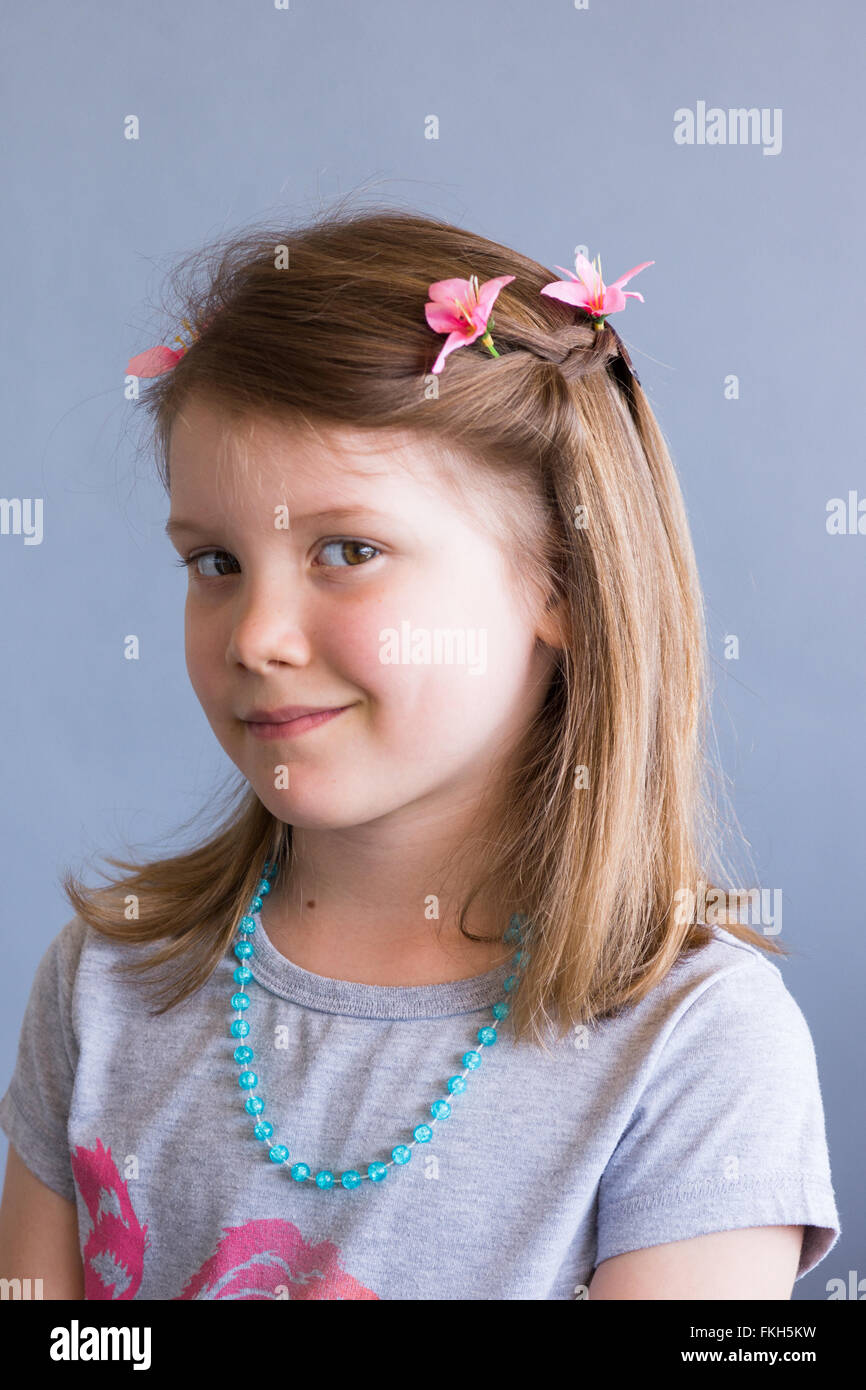 Portrait of a young girl smiling Stock Photo - Alamy