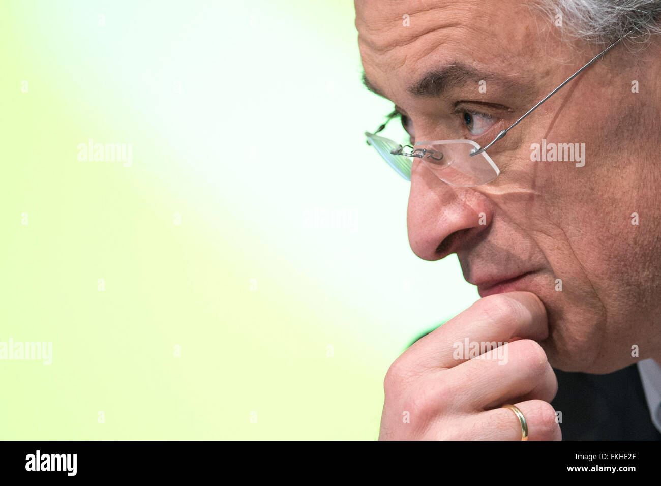 Troisdorf, Germany. 09th Mar, 2016. The CEO of the Deutsche Post, Frank Appel, speaks during the company balance sheet press conference in the DHL Innovation Center in Troisdorf, Germany, 09 March 2016. Photo: MARIUS BECKER/dpa/Alamy Live News Stock Photo