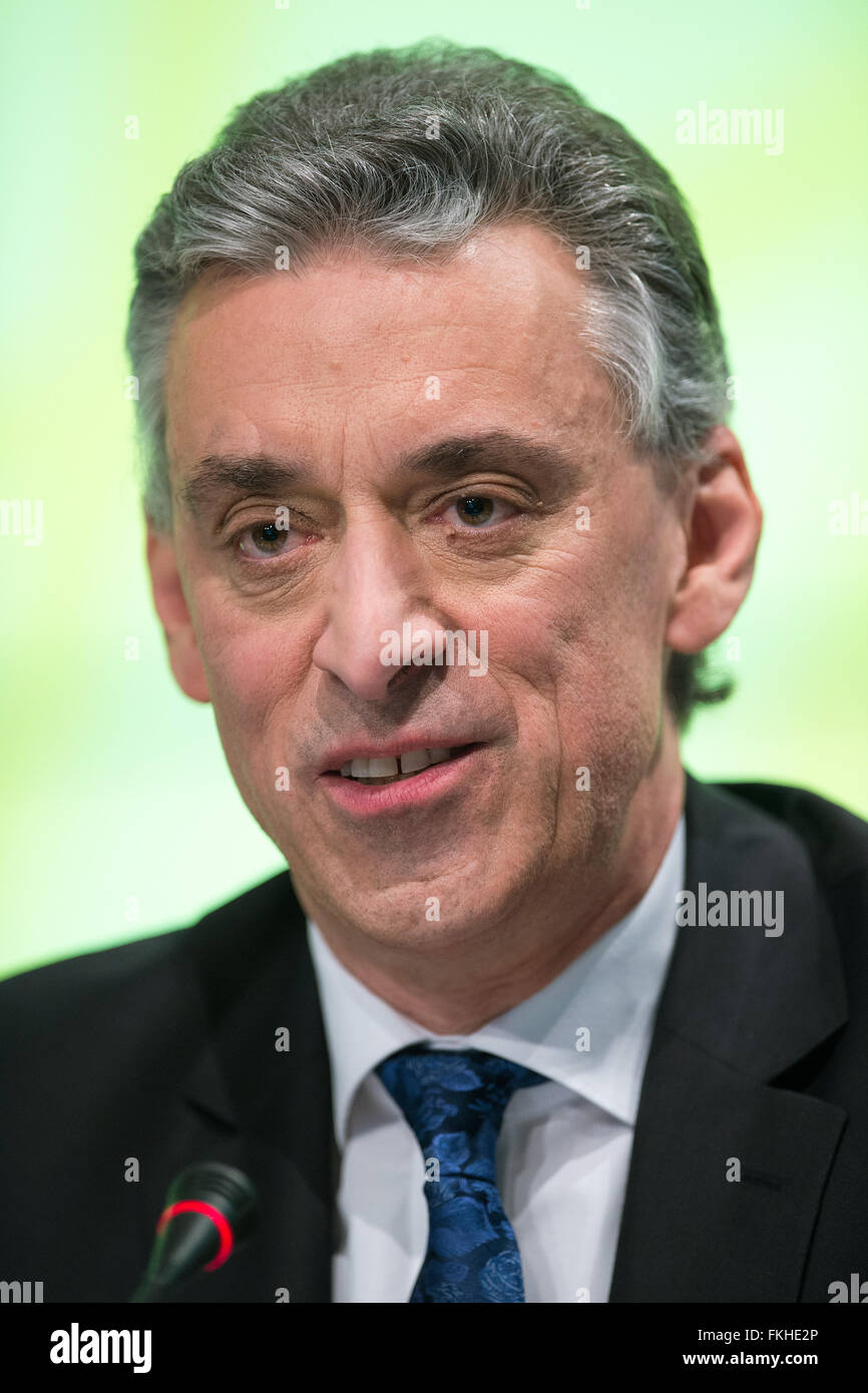 Troisdorf, Germany. 09th Mar, 2016. The CEO of the Deutsche Post, Frank Appel, speaks during the company balance sheet press conference in the DHL Innovation Center in Troisdorf, Germany, 09 March 2016. Photo: MARIUS BECKER/dpa/Alamy Live News Stock Photo