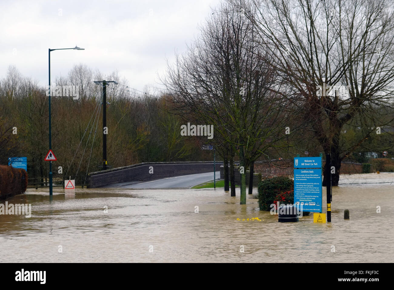 Shipston-on-Stour, Warwickshire, England, UK. 9th March 2016. The River Stour breaks its banks after torrential overnight rain caused flooding across Warwickshire this morning, impacting roads and travel conditions throughout the county. Credit:  Andrew Lockie/Alamy Live News Stock Photo