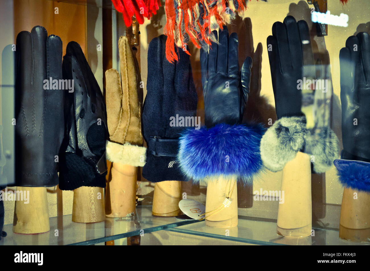 Gloves shop window hires stock photography and images Alamy