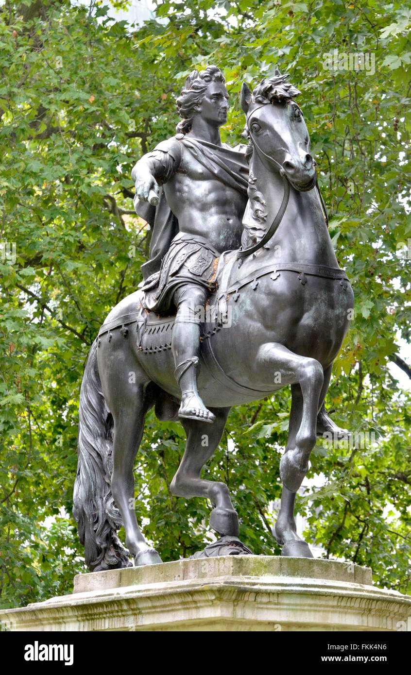 King iii statue london hires stock photography and images Alamy