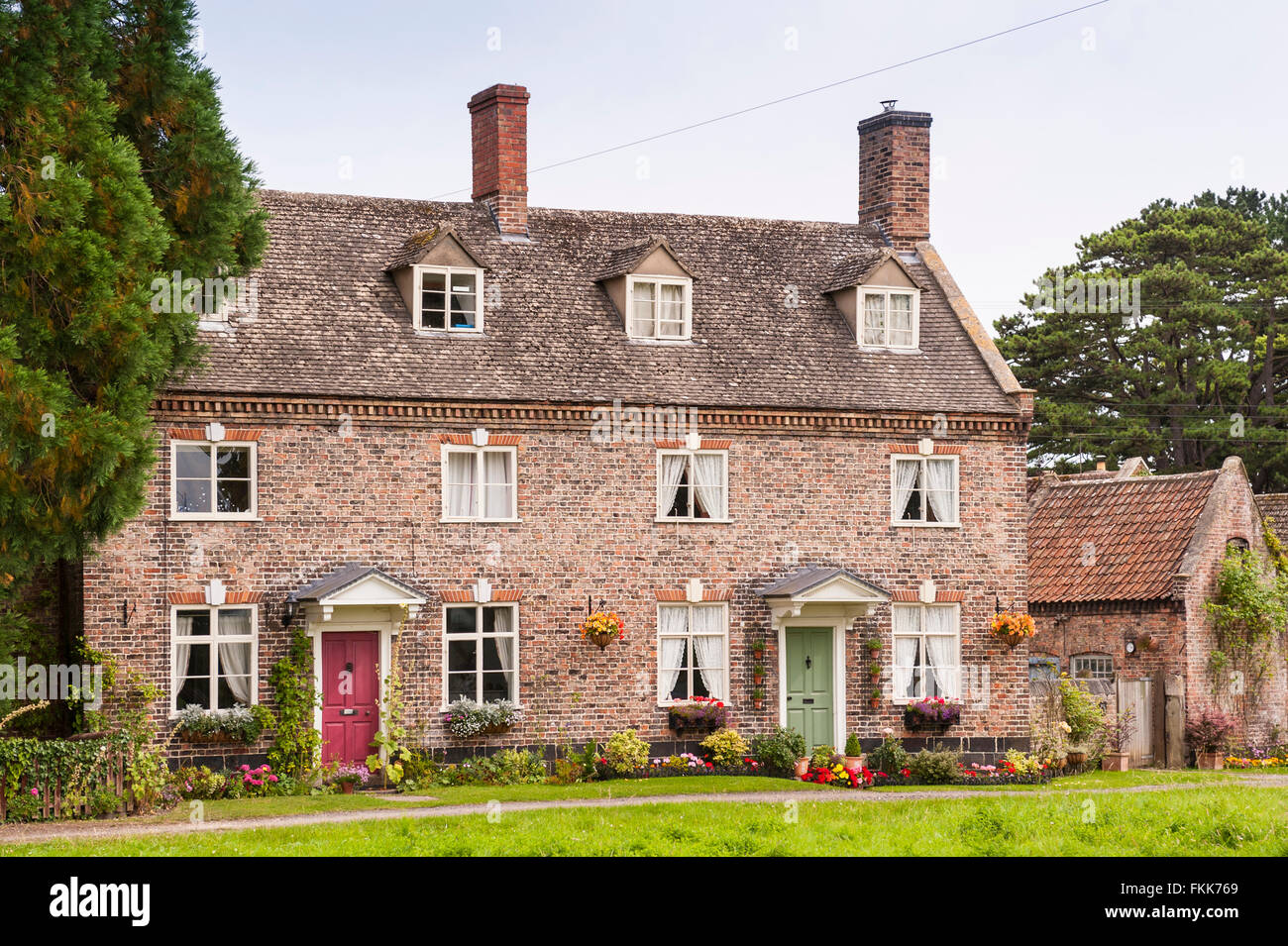 Cottages in frampton on severn hires stock photography and images Alamy
