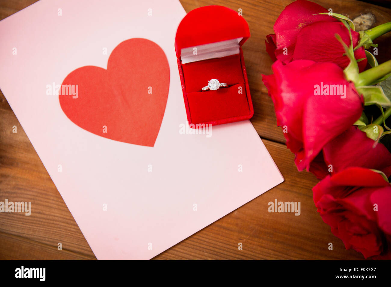 Diamond ring top view hi-res stock photography and images - Alamy