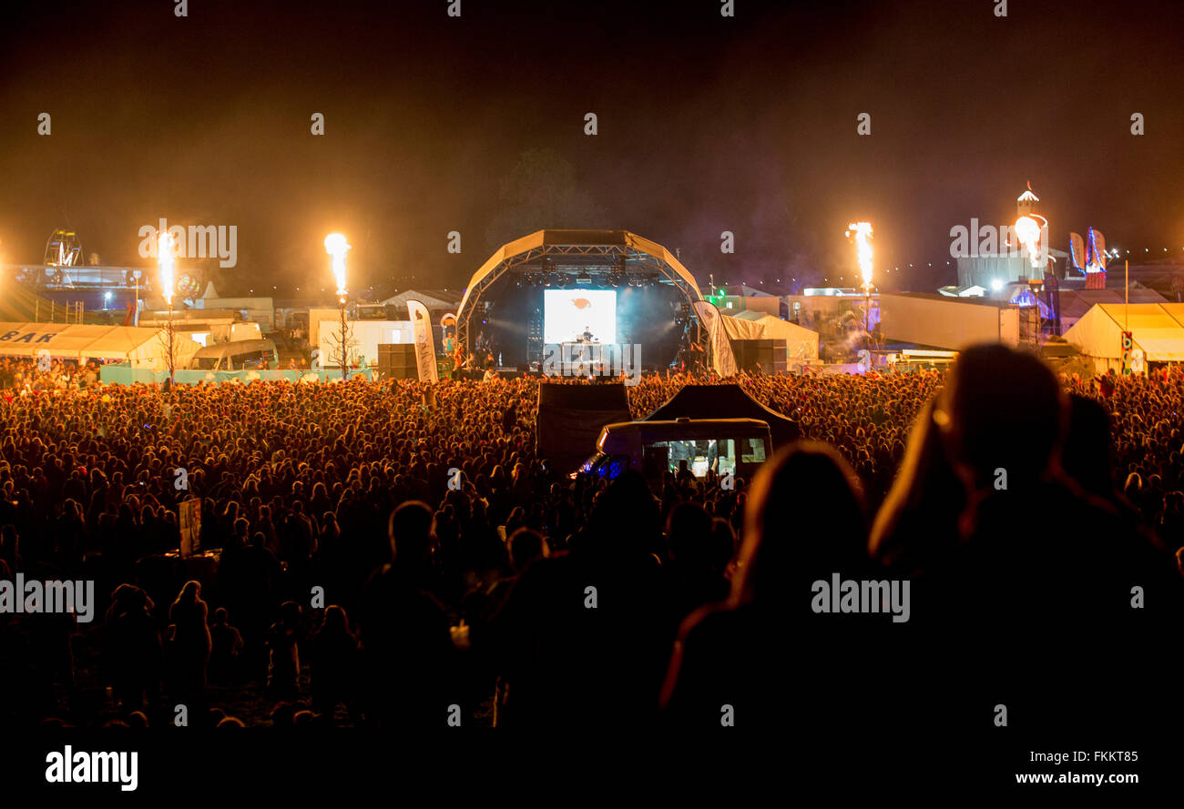 Festival main stage hi-res stock photography and images - Alamy