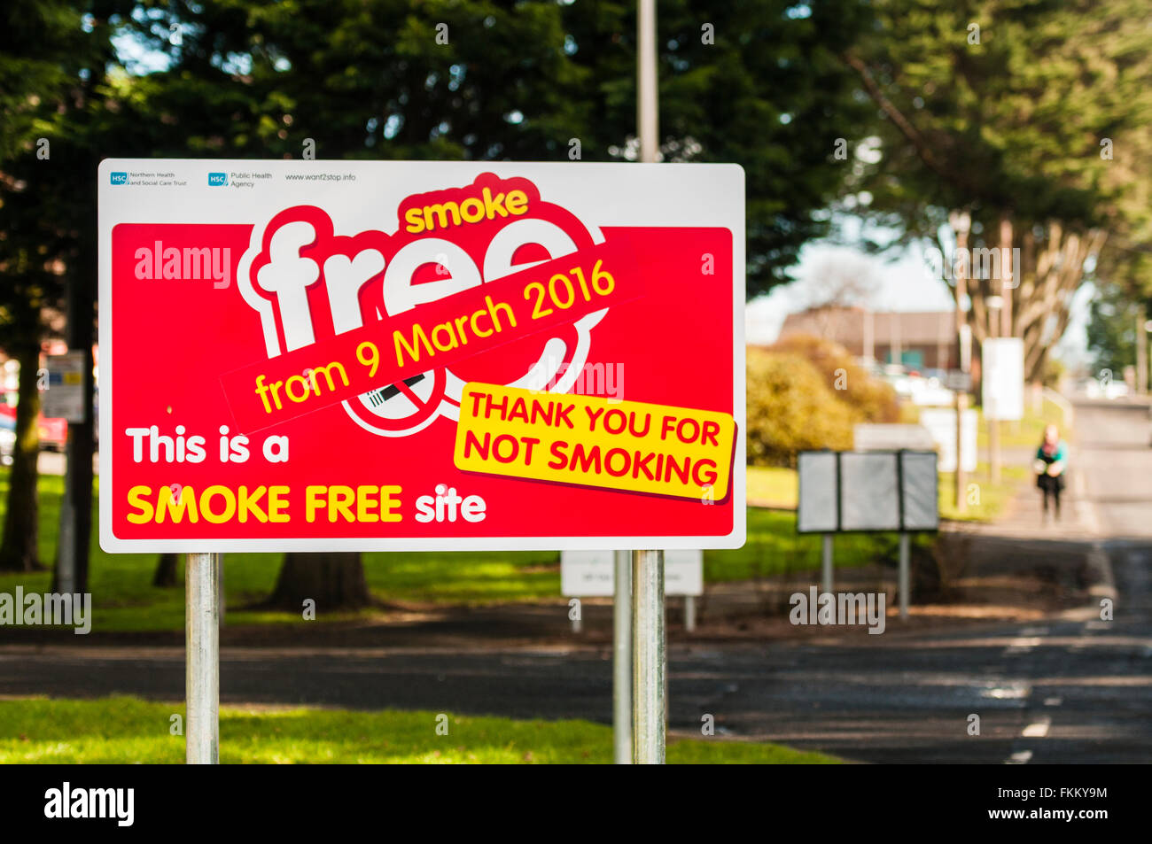 Nhs no smoking sign hi-res stock photography and images - Alamy