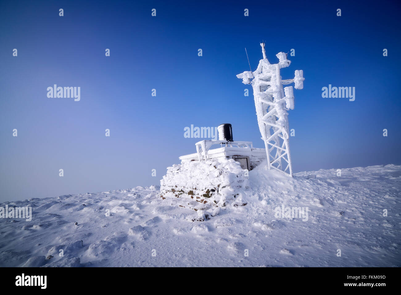 A frozen weather station on the summit of Cairn Gorm, Cairngorms in the Scottish Highlands, UK. Stock Photo
