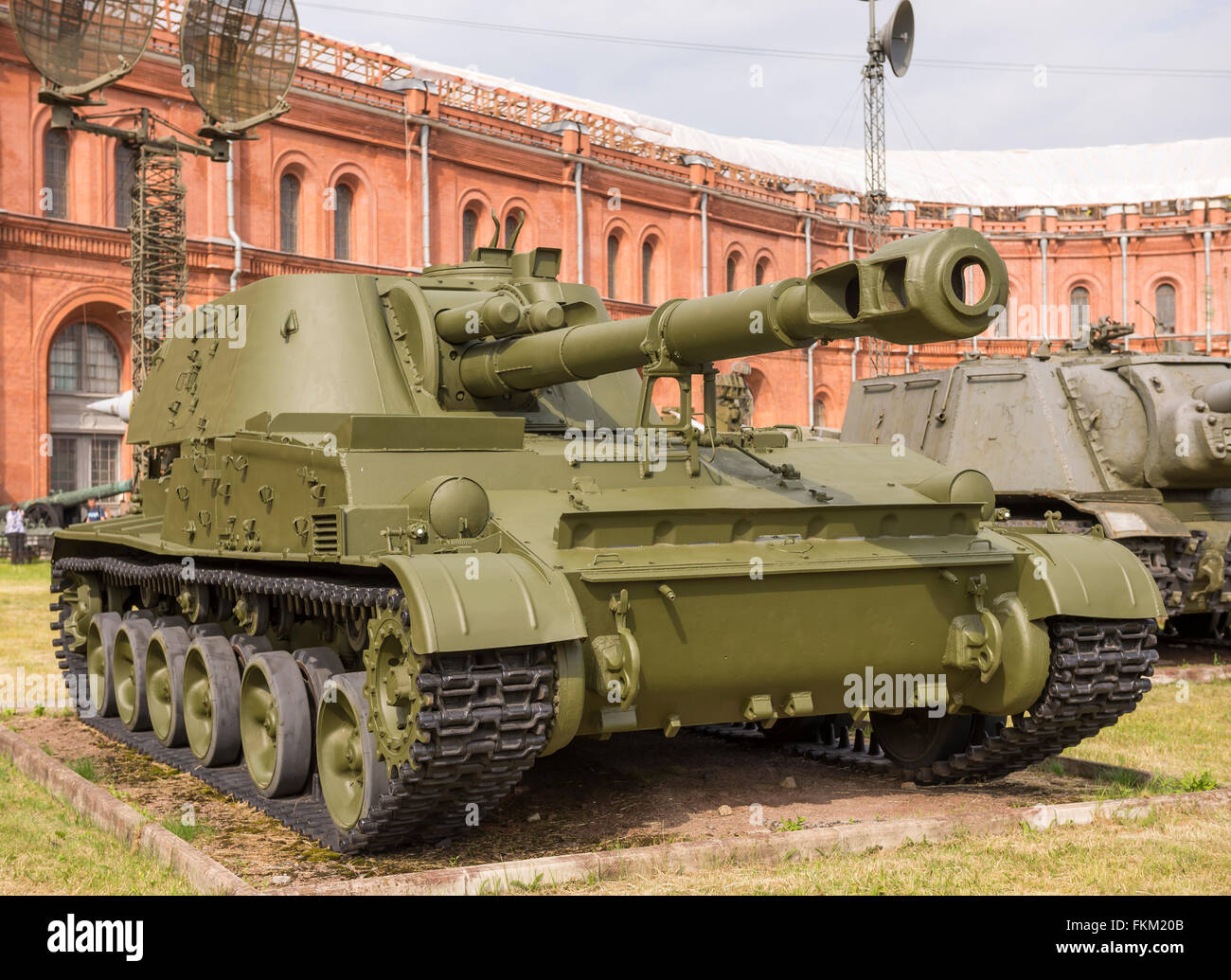 152 mm howitzer cannon hi-res stock photography and images - Alamy