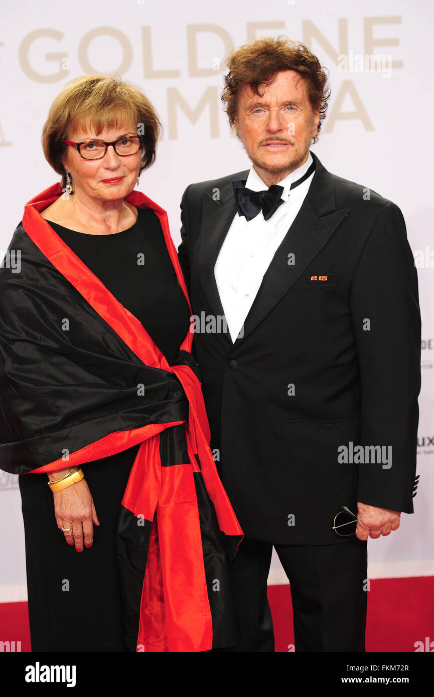 Goldene Kamera awards 2016 - Arrivals  Featuring: Uschi Wolters, Dieter Wedel Where: Hamburg, Germany When: 06 Feb 2016 Stock Photo