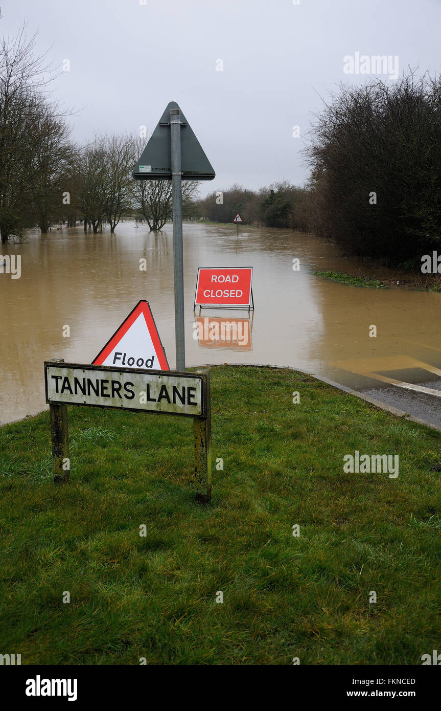 Corby Glen, UK. 9th March, 2016. The River Glen bursts it's banks