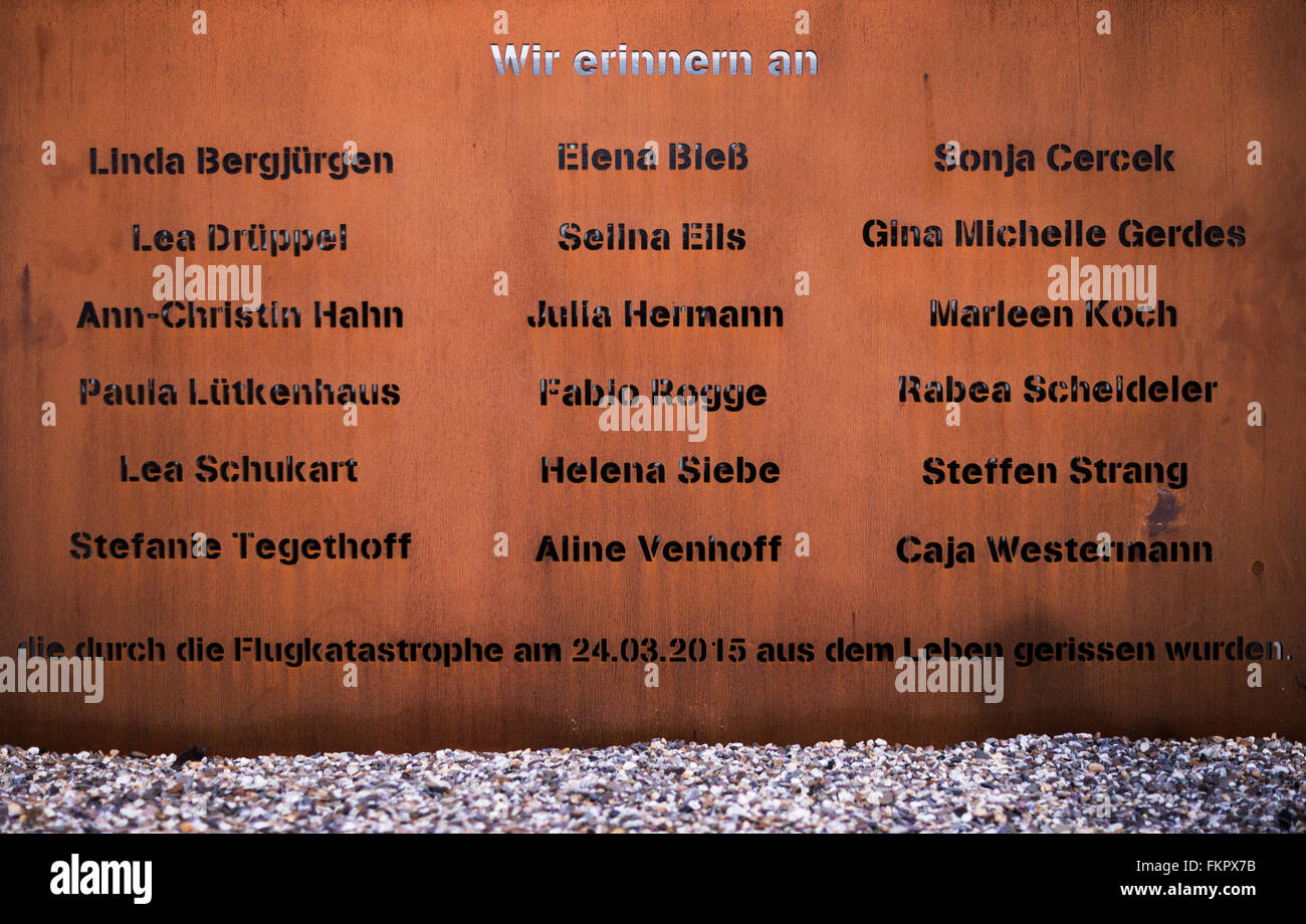 The names of the students onboard the crashed Germanwings Flight 4U 9525 are written on a memorial plate on the school yard of the local Joseph-Koenig high school in Haltern am See, Germany, 1 March 2016. The students died in the fatal airplane crash in the French Alps last year. Photo: Rolf Vennenbernd/dpa (dpa-Story - Jahrestag Germanwings-Absturz vom 10.03.2016) Stock Photo