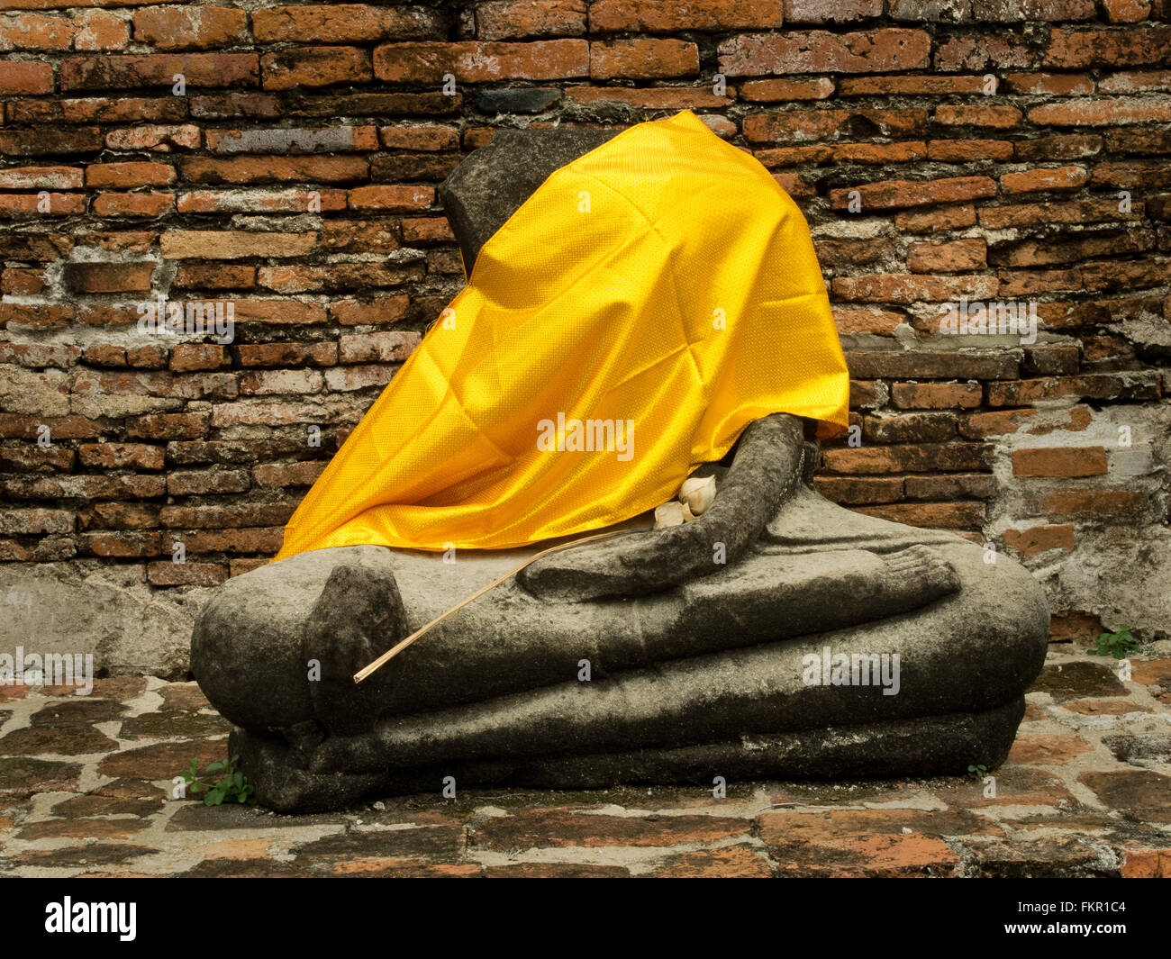 Temple buddha statue and ruins Wat Mahathat Ayutthaya Thailand Stock Photo