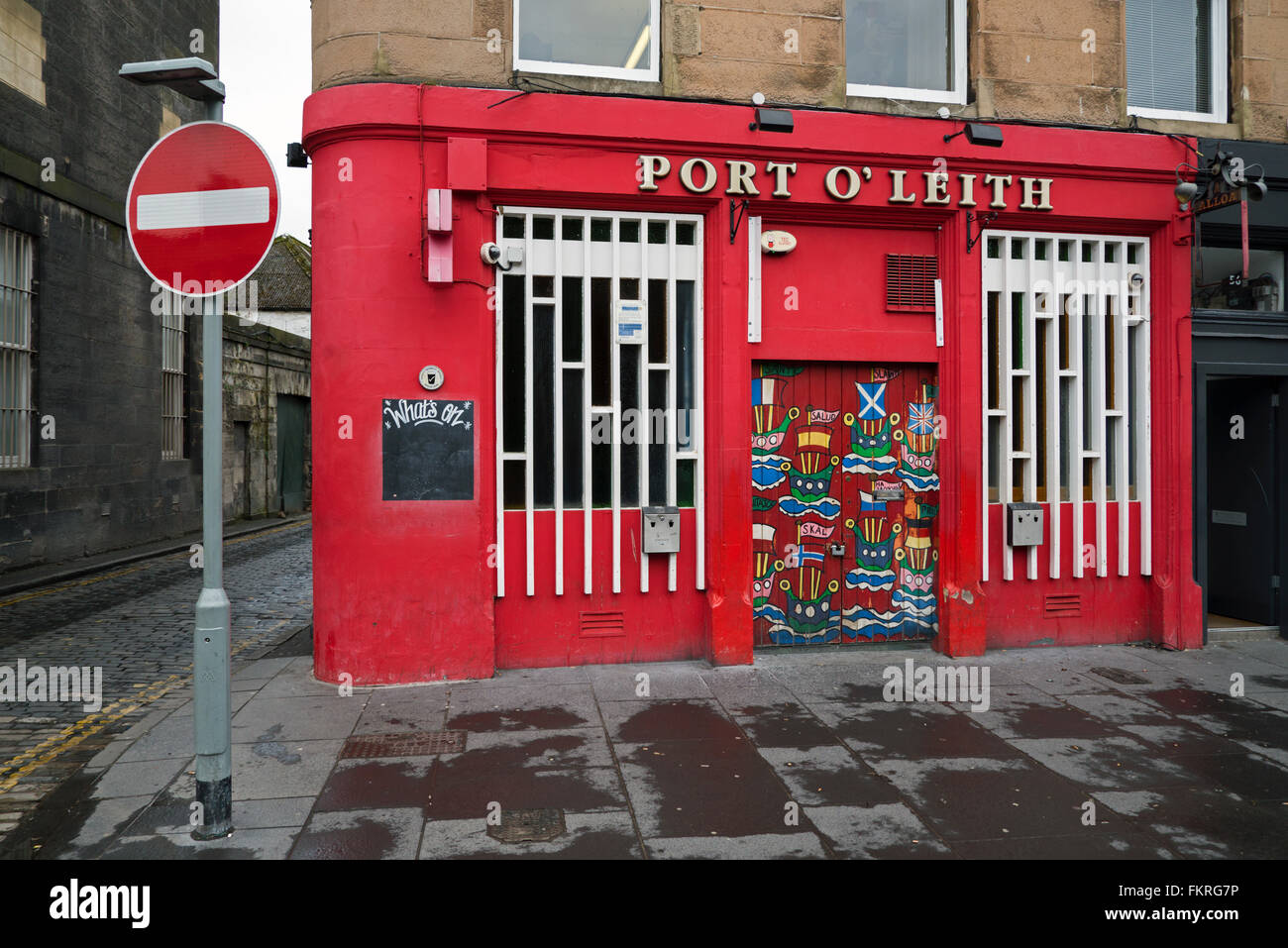 The Port O' Leith Bar in Constitution Street, Leith, Edinburgh, Scotland. Stock Photo