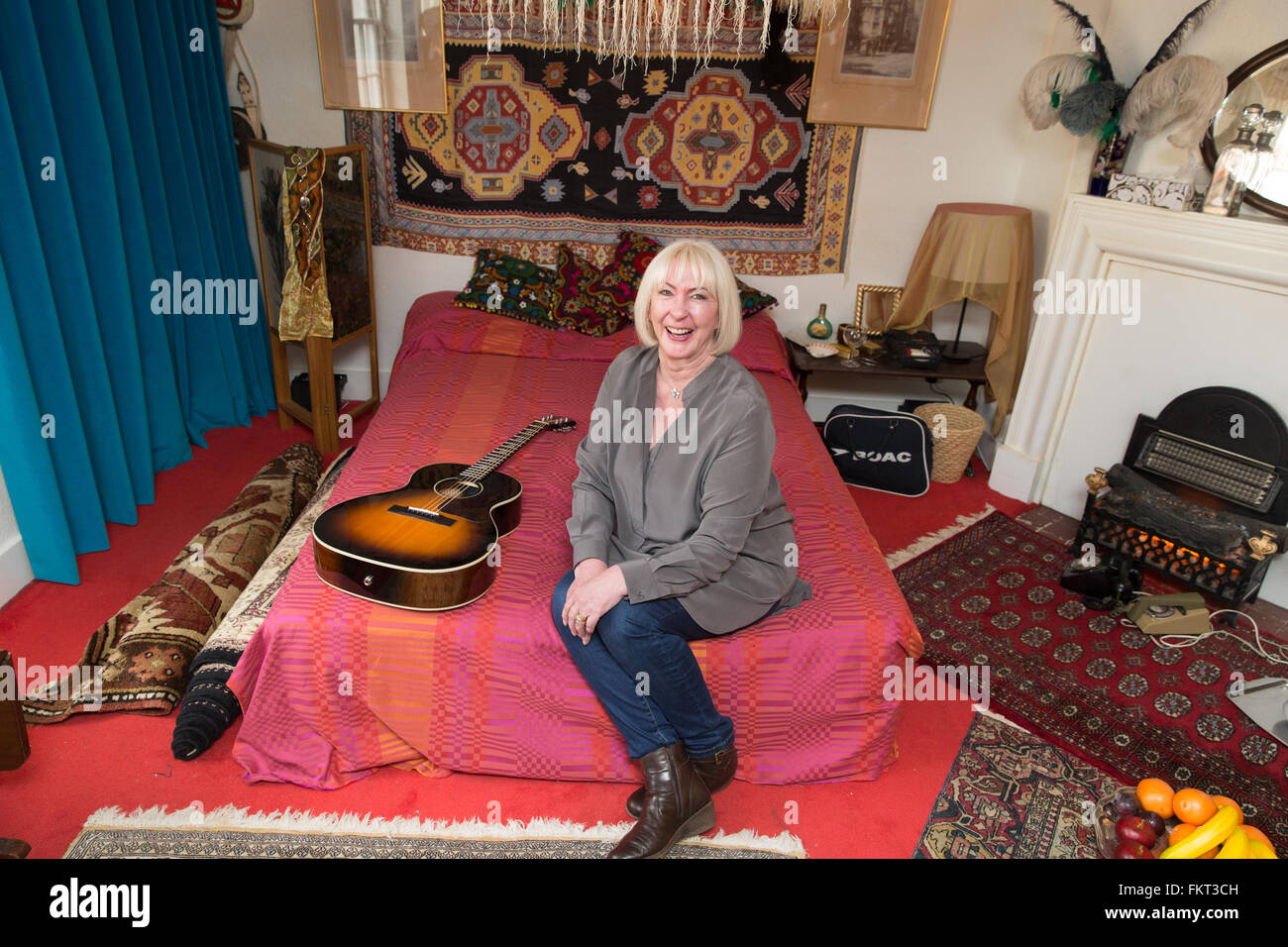 Kathy etchingham hires stock photography and images Alamy