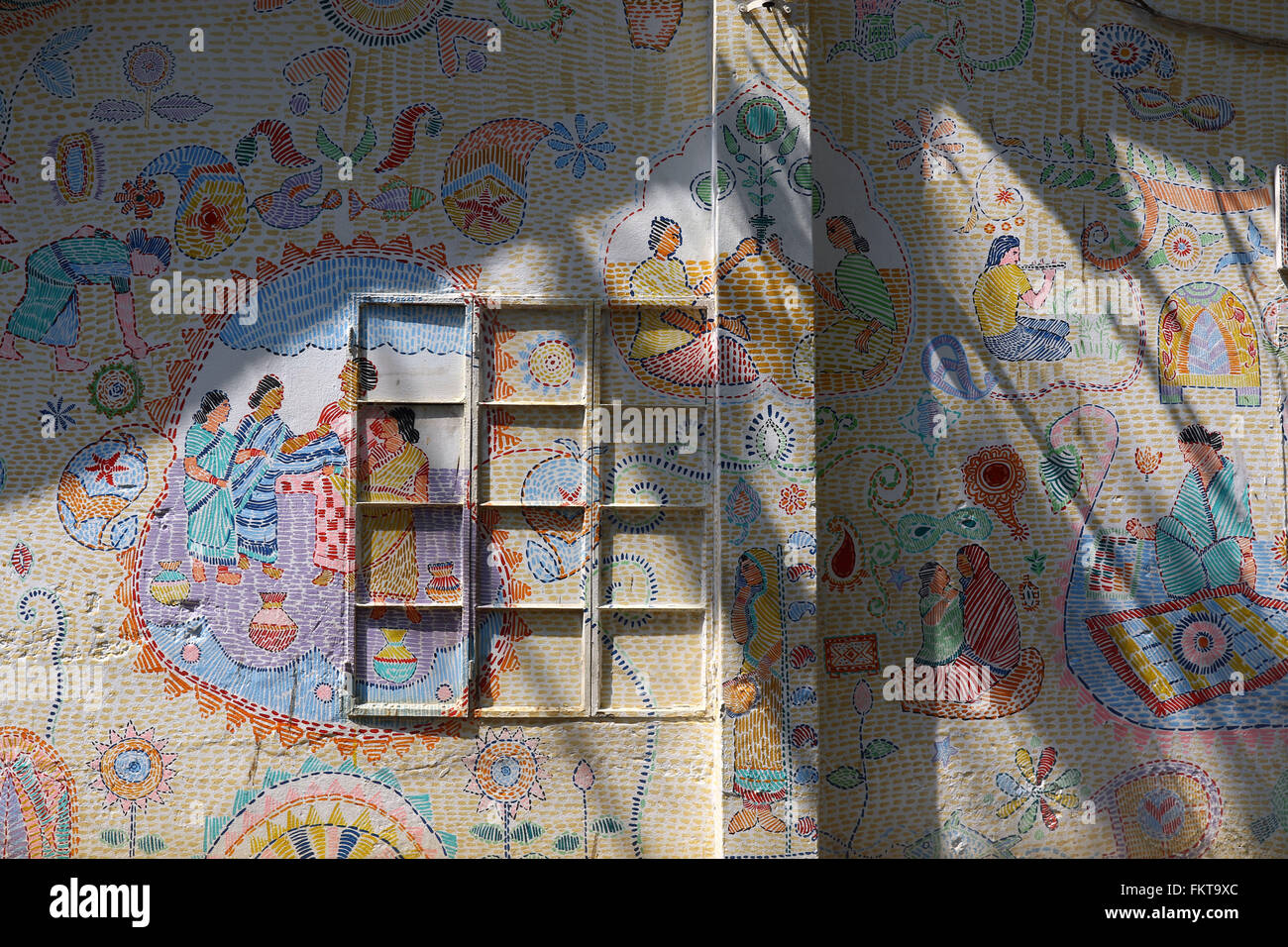 Dhaka 2016. Bangladeshi traditional wall art in Dhaka Stock Photo Alamy