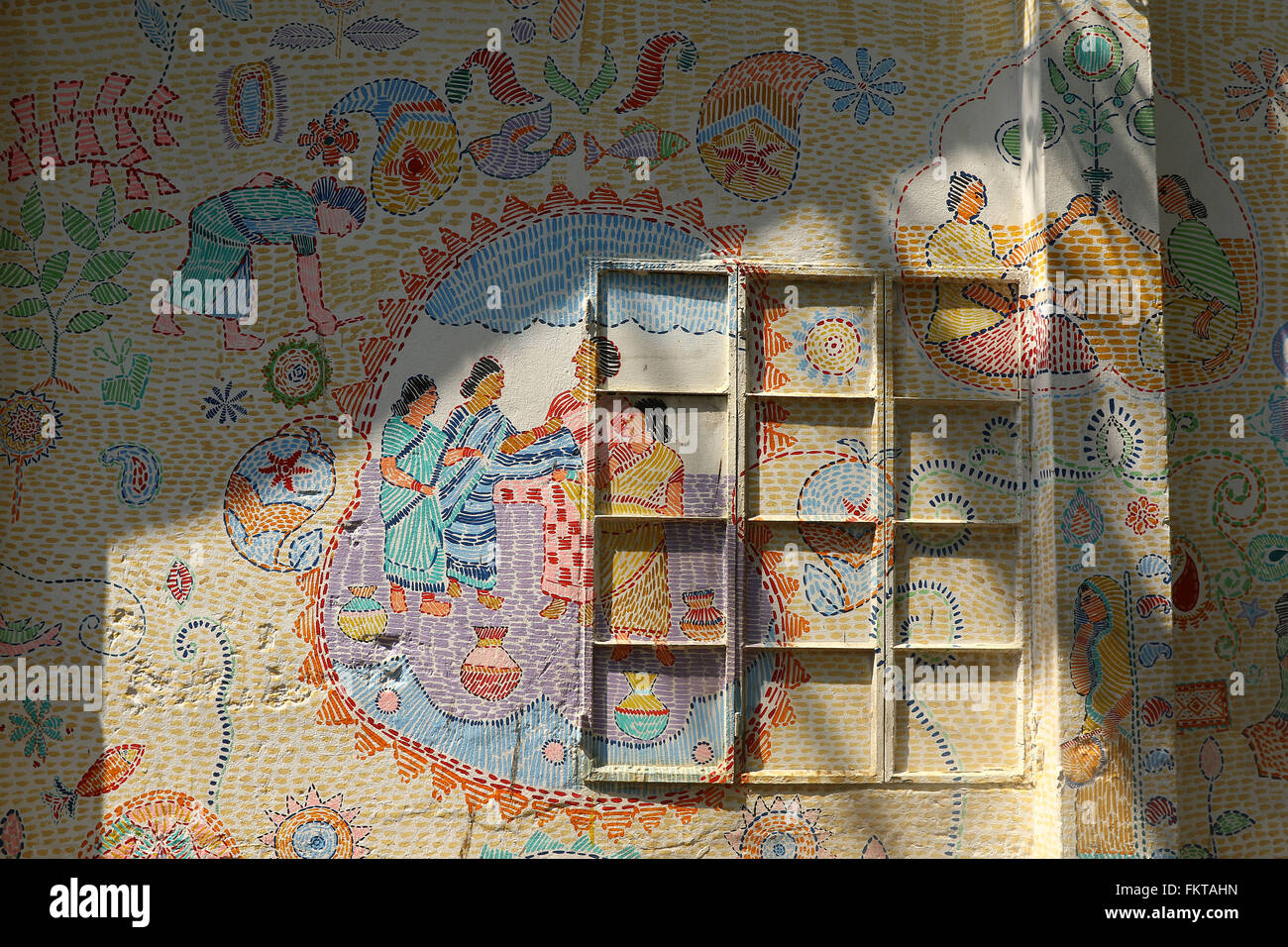 Dhaka 2016. Bangladeshi traditional wall art in Dhaka Stock Photo Alamy