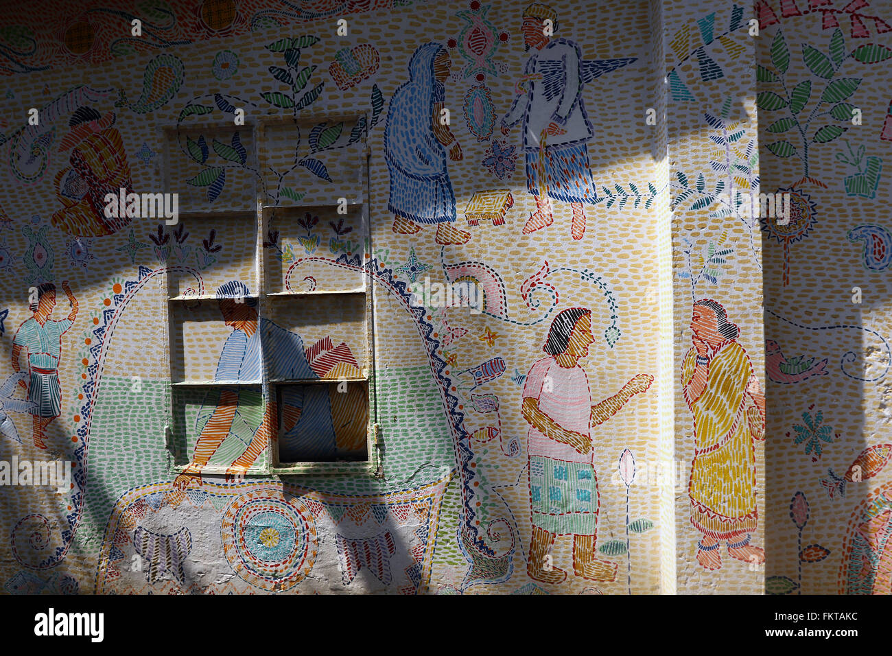 Dhaka 2016. Bangladeshi traditional wall art in Dhaka Stock Photo Alamy