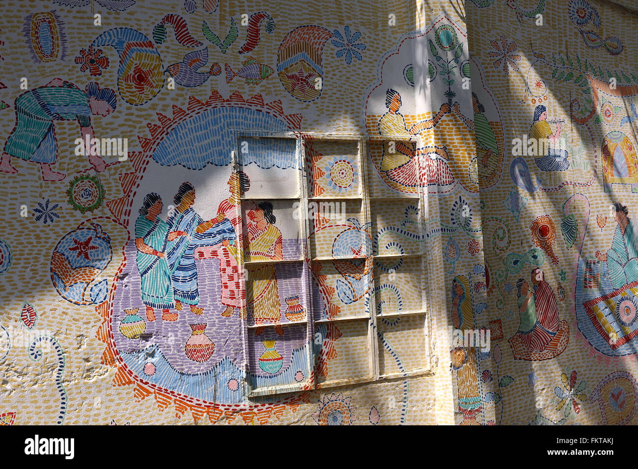 Dhaka 2016. Bangladeshi traditional wall art in Dhaka Stock Photo Alamy