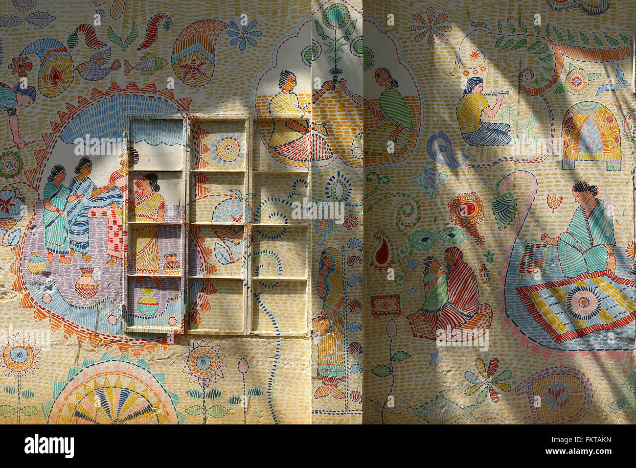 Dhaka 2016. Bangladeshi traditional wall art in Dhaka Stock Photo Alamy