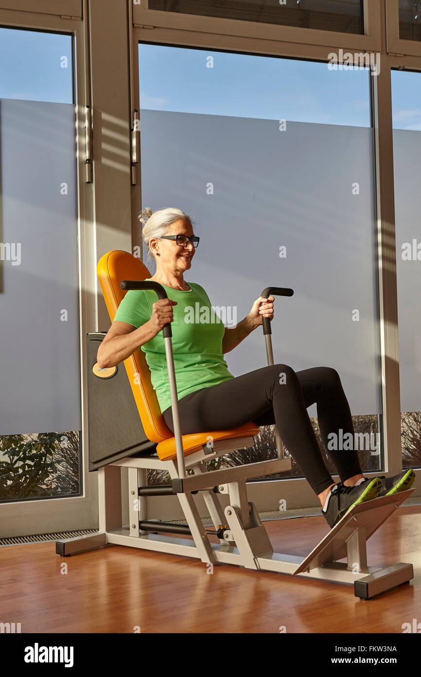 Sit down exercise machine new arrivals
