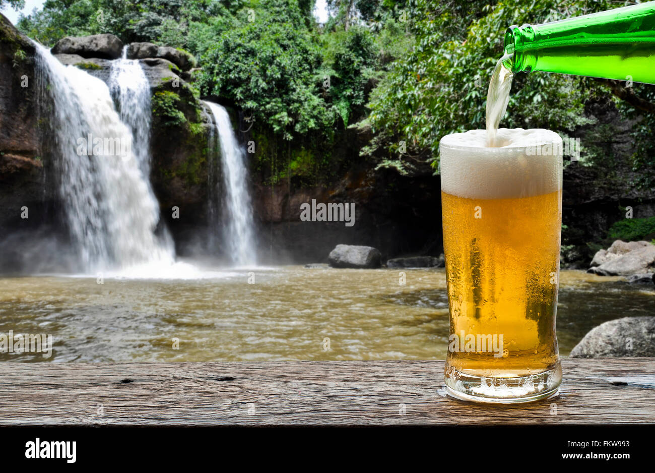 Pouring waterfall hi-res stock photography and images - Alamy