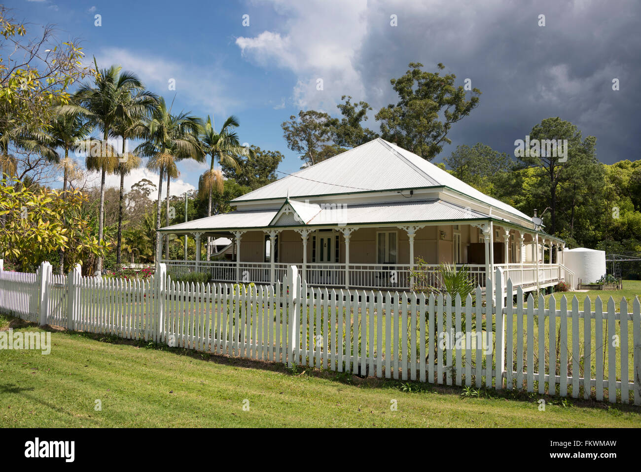 A 1901 Federation house in Landsborough, a small historical and colonial town, lay at the southern end of the Blackall Range on the Sunshine Coast Stock Photo