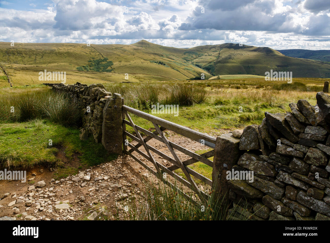 Old packhorse track near Edale Cross and view towards South Head and Mount Famine, Peak District National Park, Derbyshire Stock Photo