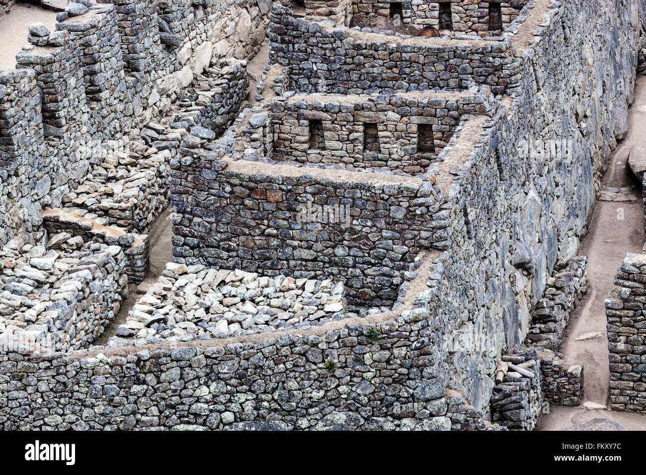 ancient walls and houses to Machu Picchu Stock Photo - Alamy