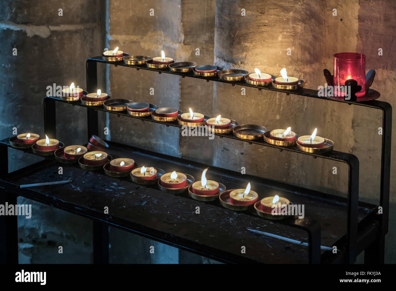Candles in Winchester Cathedral Stock Photo Alamy