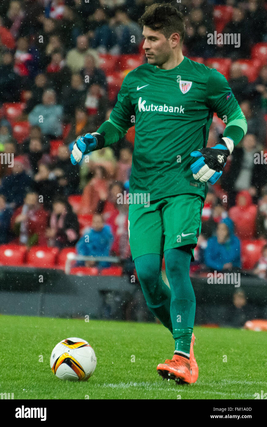 Bilbao, Spain. 10th March, 2016. Iago Herrerin (goalkeeper, Athletic Club) in action during football match of round of 16 of UEFA Europe League between Athletic Club and Valencia CF at San Mames Stadium on March 10, 2016 in Bilbao, Spain. Credit:  David Gato/Alamy Live News Stock Photo