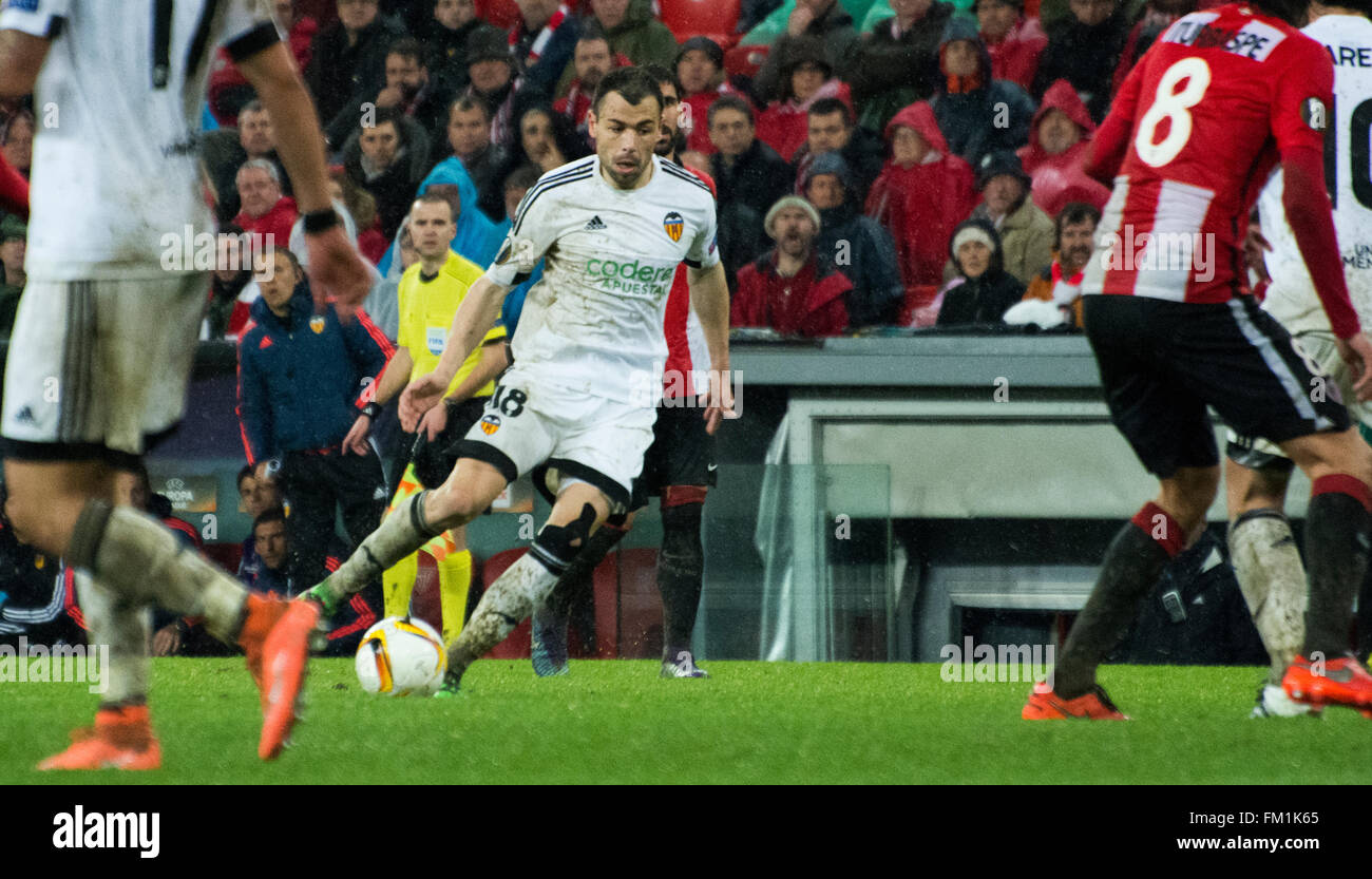 Bilbao, Spain. 10th March, 2016. Javi Fuego (midfielder, Valencia CF) in action during football match of round of 16 of UEFA Europe League between Athletic Club and Valencia CF at San Mames Stadium on March 10, 2016 in Bilbao, Spain. Credit:  David Gato/Alamy Live News Stock Photo