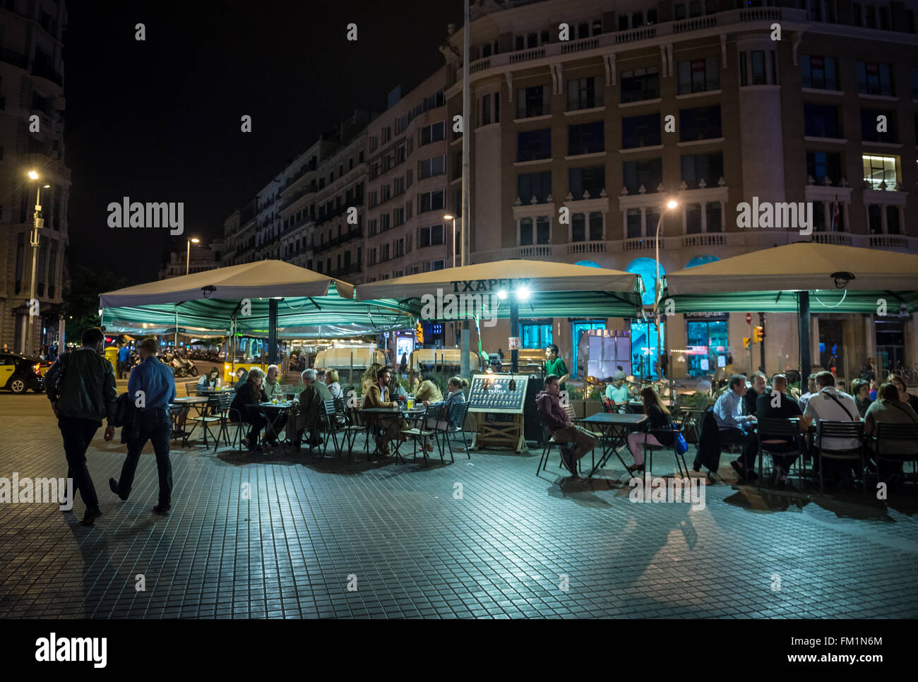 txapela-restaurant-at-catalonia-square-placa-de-catalunya-in