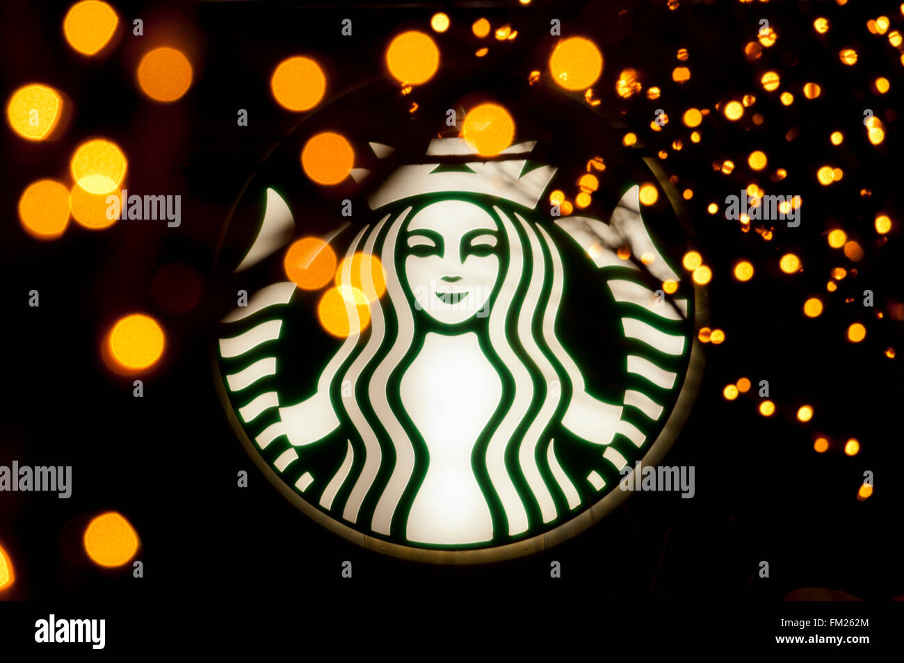 Christmas lights surround Starbucks logo, Corporate headquarters
