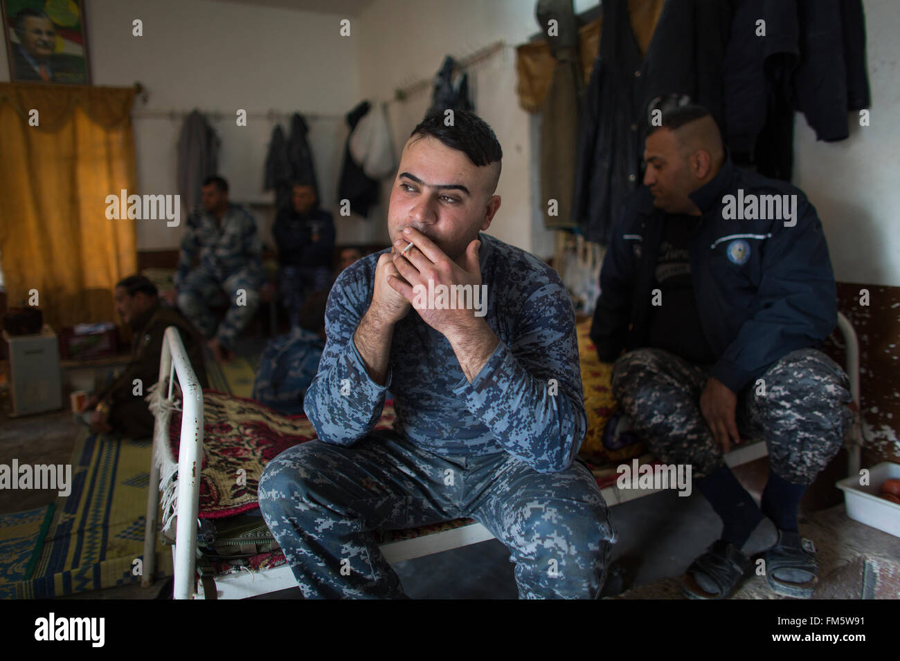 Kurdish fighter near the frontline with IS in Northern Iraq Stock Photo