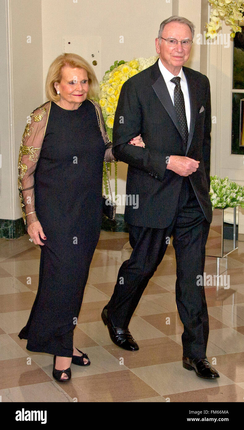 Washington DC, USA. 10th March, 2016. Dr. Irwin Jacobs, Co-founder, Qualcomm & Chair of the Board of Trustees, Salk Institute, and Joan Jacobs arrive for the State Dinner in honor of Prime Minister Trudeau and Mrs. Sophie Grégoire Trudeau of Canada at the White House in Washington, DC on Thursday, March 10, 2016. Credit:  dpa picture alliance/Alamy Live News Stock Photo