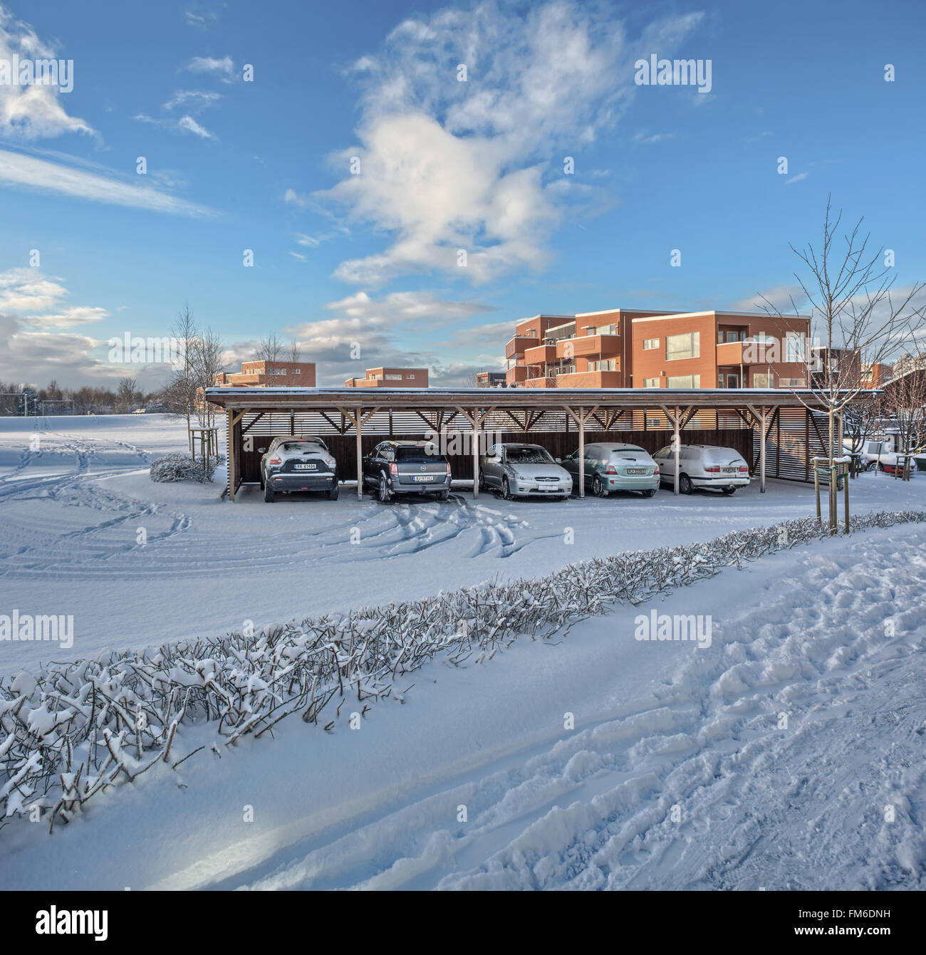 Low rise housing hi-res stock photography and images - Alamy