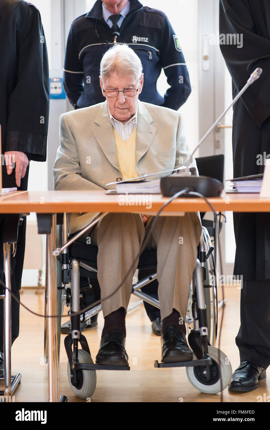 Detmold, Germany. 11th Mar, 2016. Defendant Reinhold Hanning attending the continuation of his trial in Detmold, Germany, 11 March 2016. Reinhold Hanning, a 94-year-old World War II SS guard is facing a charge of being an accessory to at least 170,000 murders at Auschwitz concentration camp. Prosecutors state that he was a member of the SS 'Totenkopf' (Death's Head) Division and that he was stationed at the Nazi regime's death camp between early 1943 and June 1944. Photo: Bernd Thissen/dpa/Alamy Live News Stock Photo