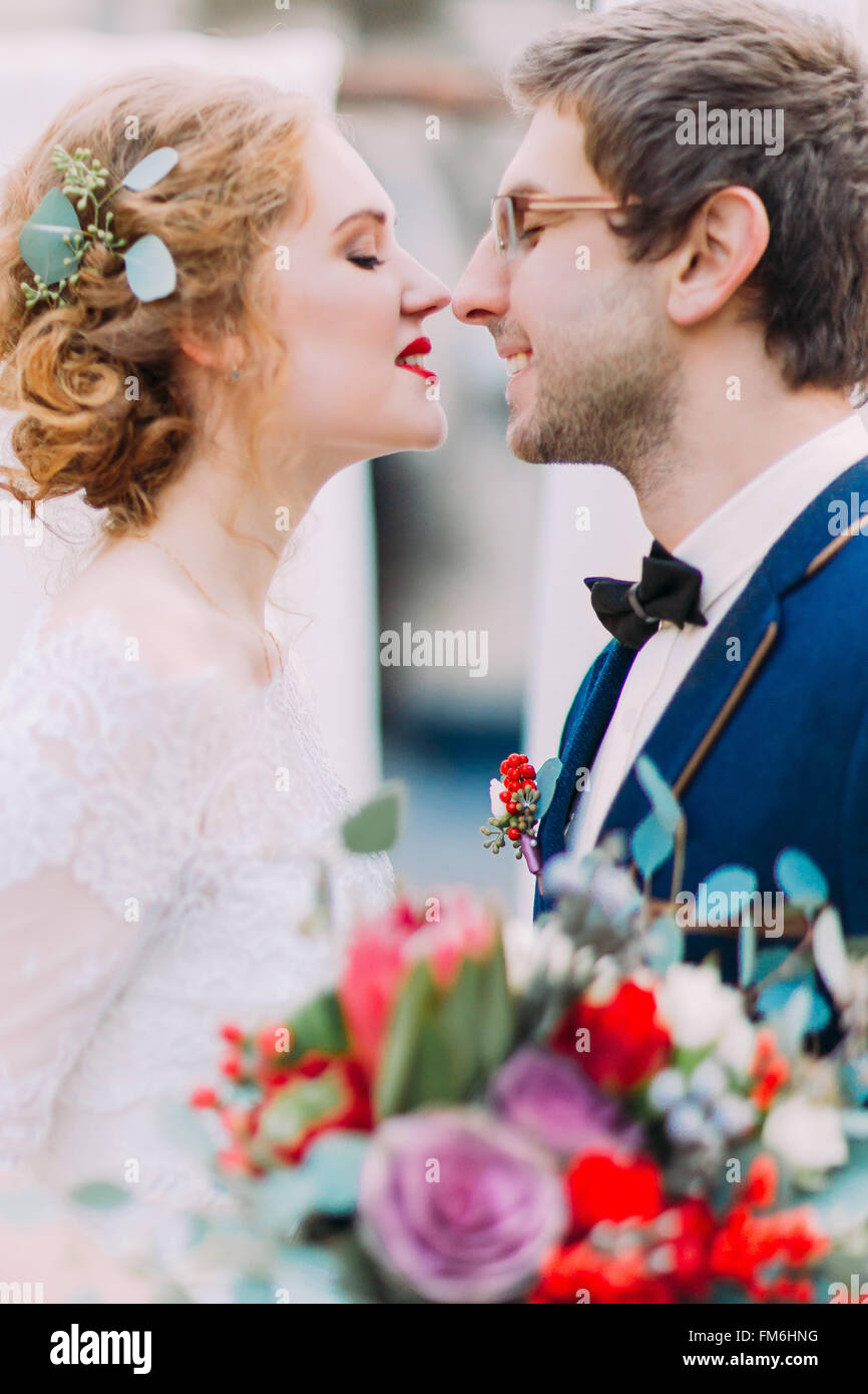 Two women kissing wedding hi-res stock photography and images - Alamy