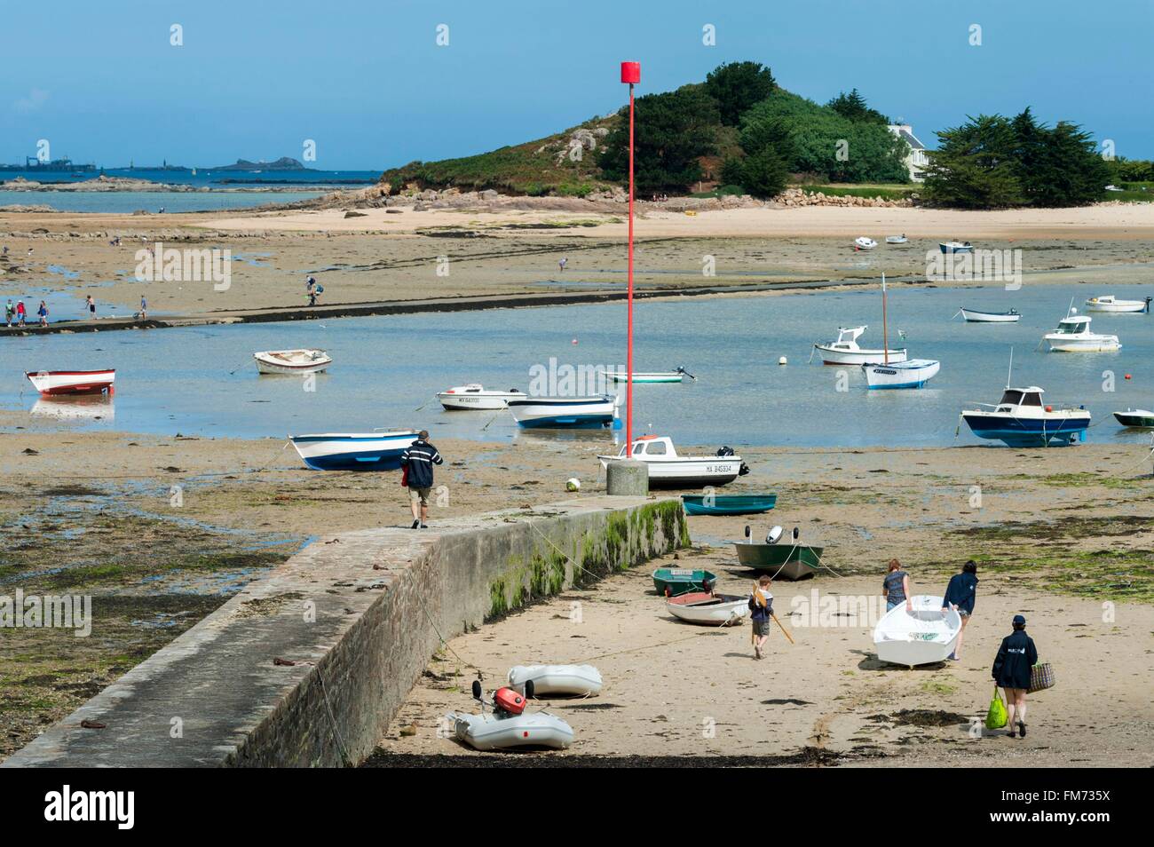 France Finistere Carantec Morlaix Bay Ile Callot Submersible Stock Photo Alamy