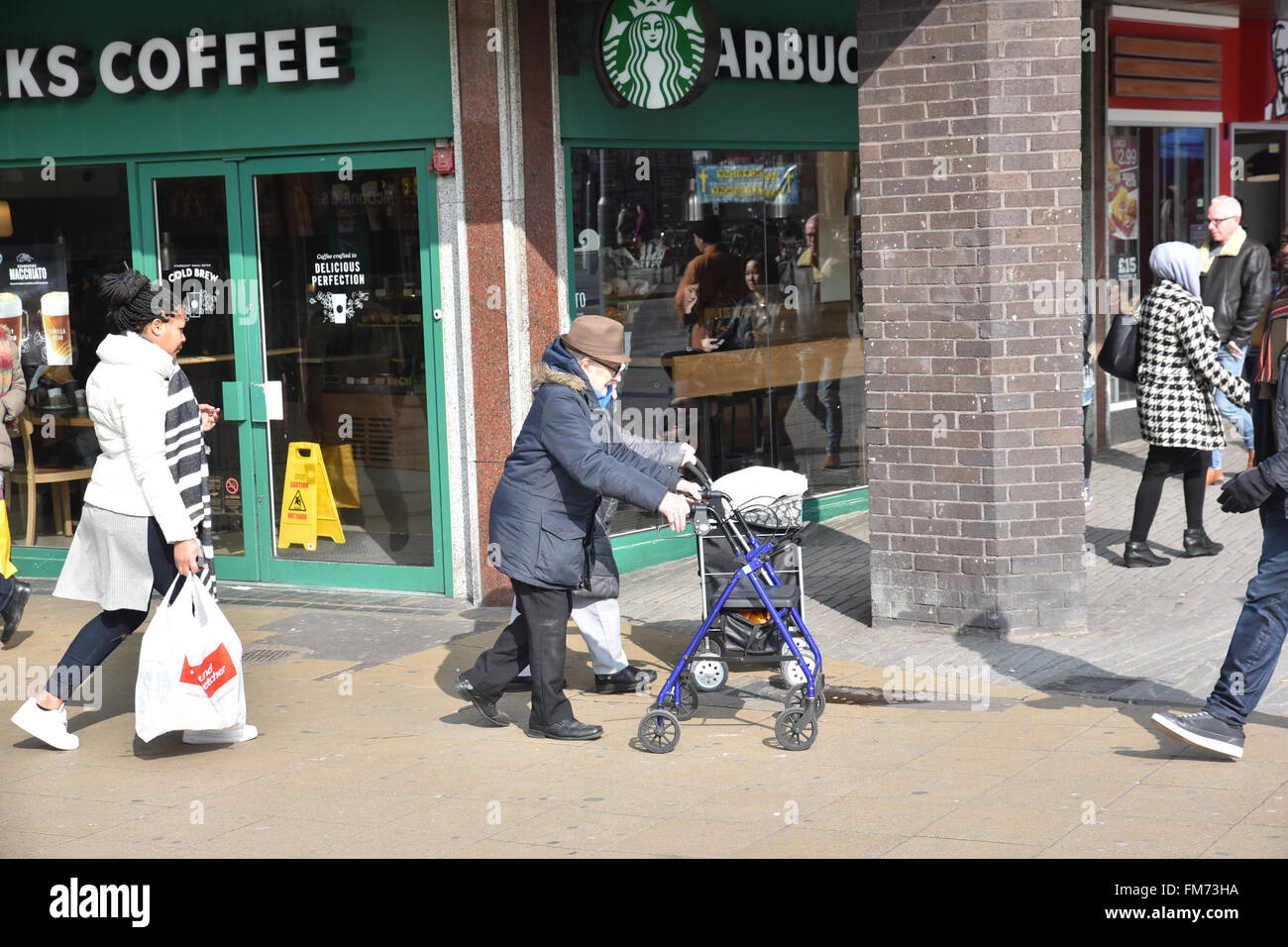 Stratford, London, UK. 11th March 2016. London borough Newham has 4th highest debt level in the UK. © Matthew Chattle/Alamy Live Stock Photo