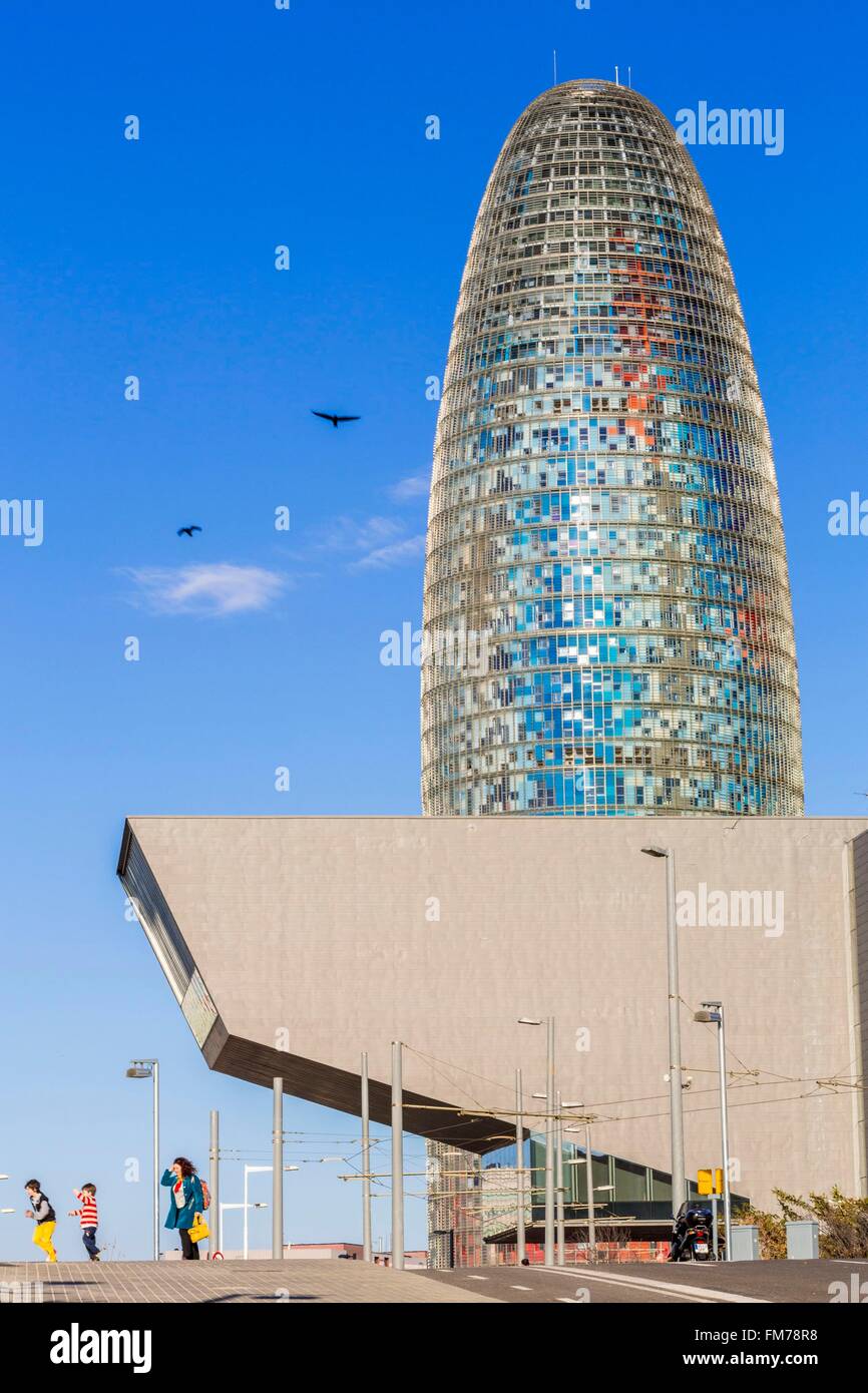 Spain, Catalonia, Barcelona, Poblenou, Placa de les Glories Catalanes, the Design Museum (Museu del Disseny) designed by the firm MBM Arquitectes Architects and opened in 2014 with basically the Agbar Tower (2005) architect French Jean Nouvel Stock Photo