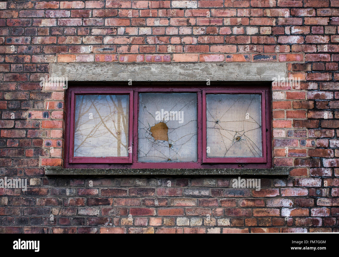 Pilkingtons st helens glass hires stock photography and images Alamy