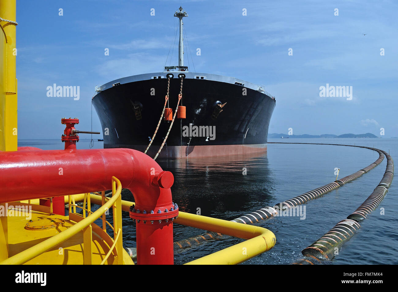 Oil supply vessel and oil rig hires stock photography and images Alamy