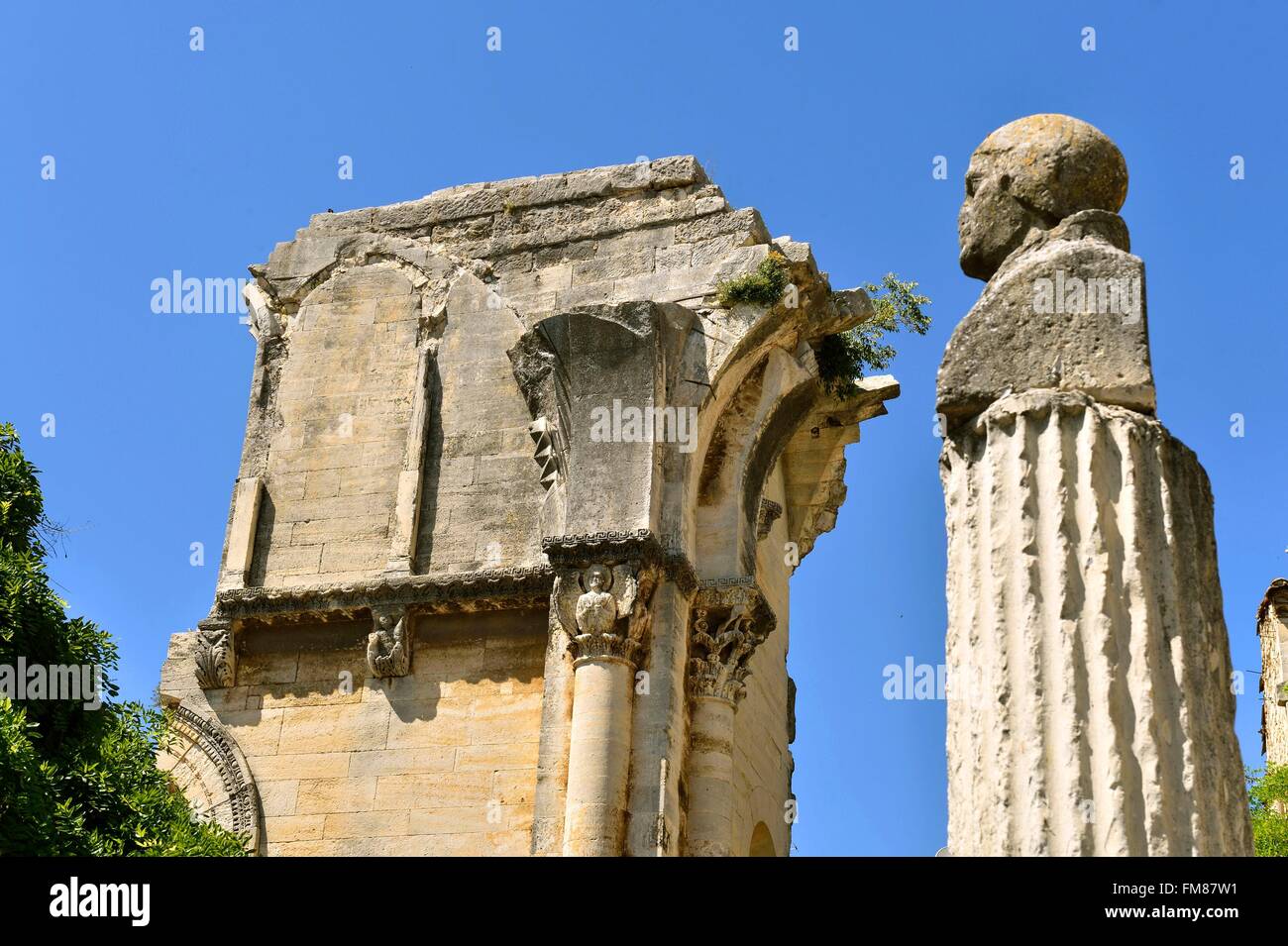 France, Gard, Saint Gilles, Abbey Church of 12th-13th century, listed as World Heritage by UNESCO under the road to St Jacques de Compostela in France, ruins of the old church choir, ancient bell tower served by a rotating screw Saint Gilles staircase, La vis de Saint Gilles Stock Photo