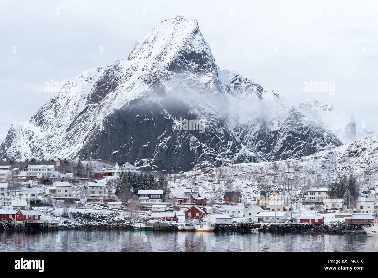 Norway, Nordland, Lofoten archipelago, the village of Reine on Moskenes ...