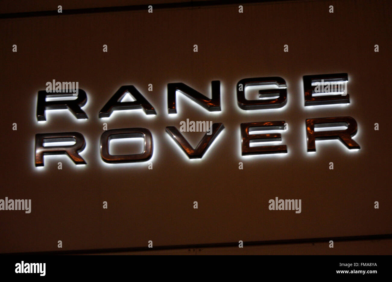 Range Rover Logo High Resolution Stock Photography and Images - Alamy