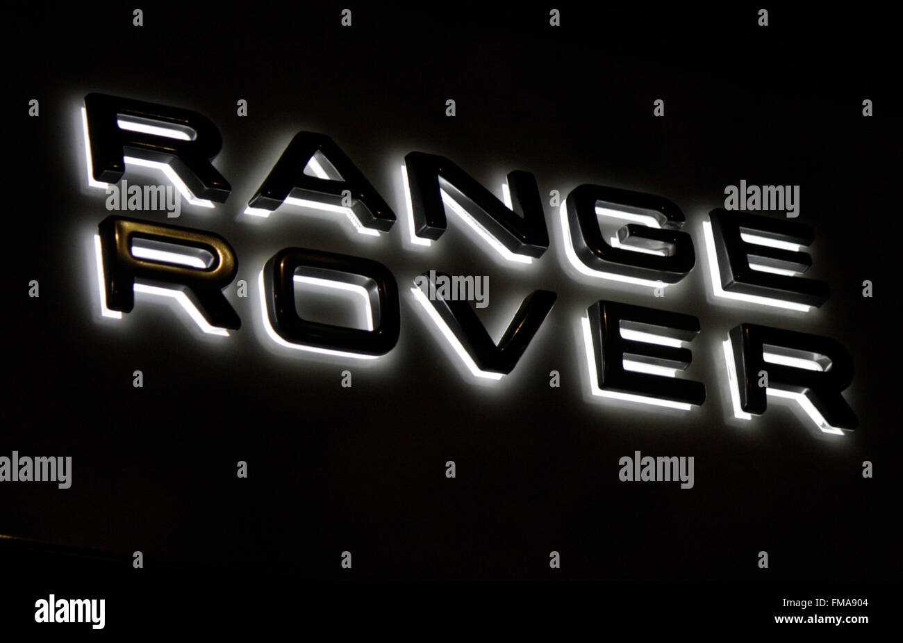 Range rover sign hi-res stock photography and images - Alamy