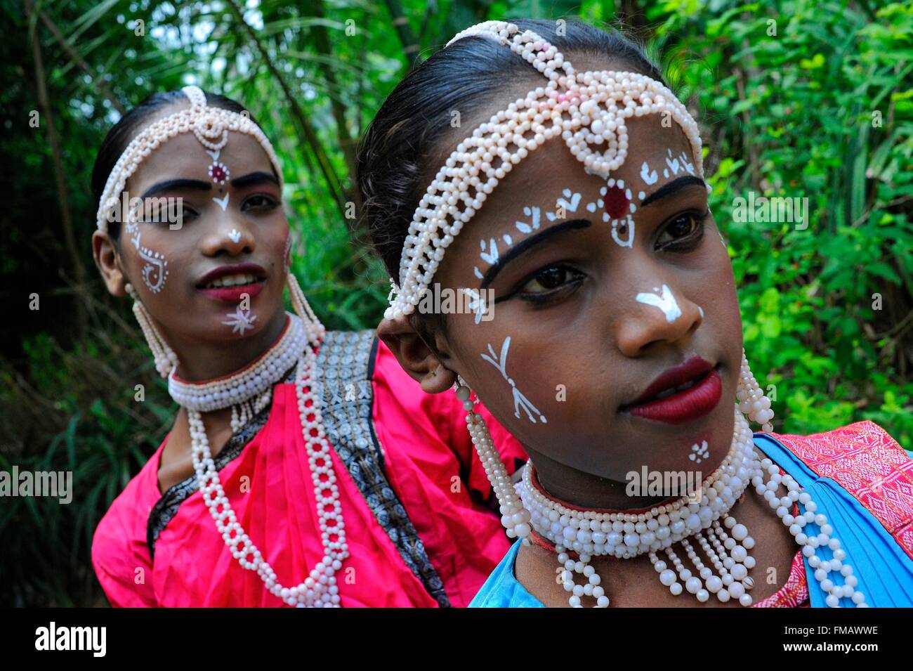 India, Odisha, young dancers of Gotipua made up before their performance Stock Photo