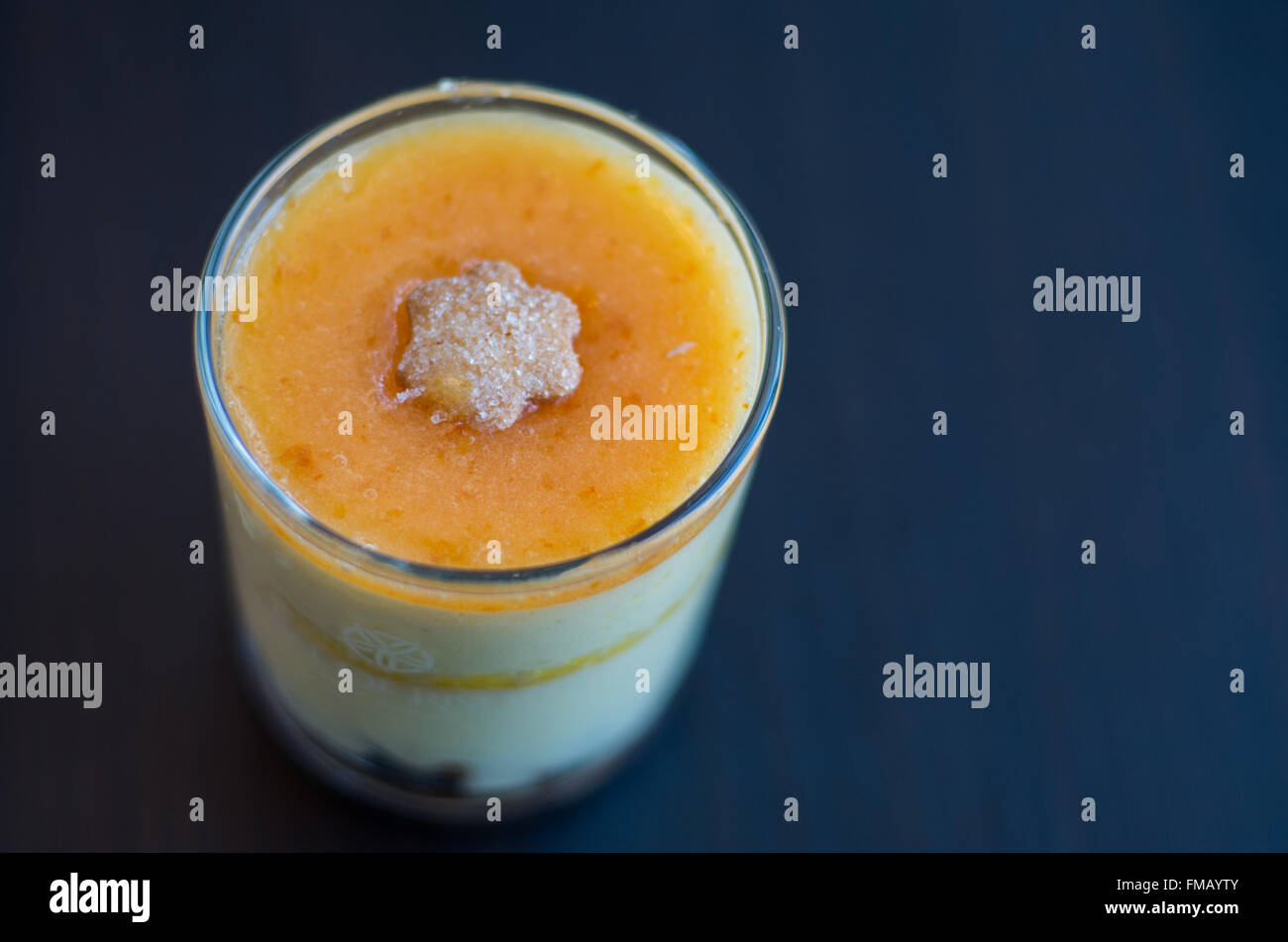 Pastiera napoletana in un bicchiere con biscotti e crema Stock Photo