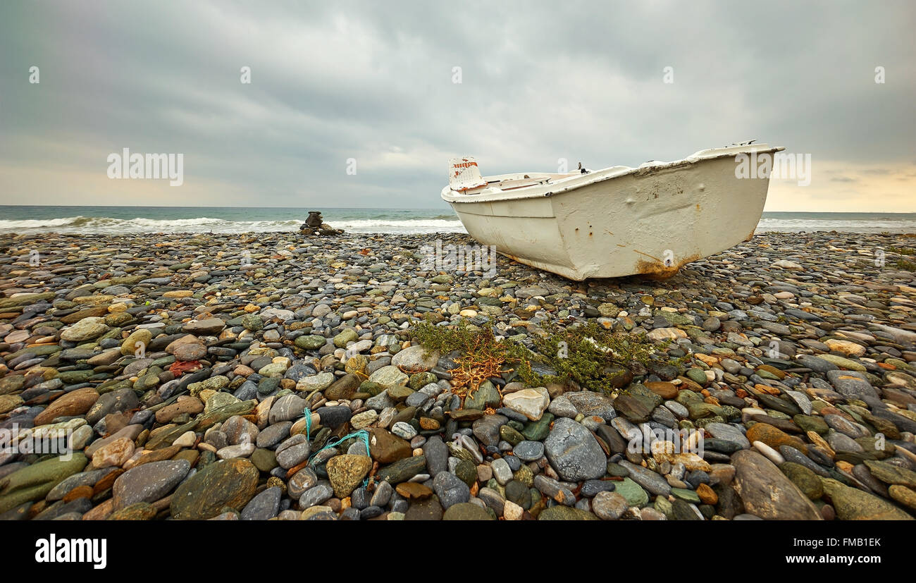 Sea shore with rocks hi-res stock photography and images - Alamy